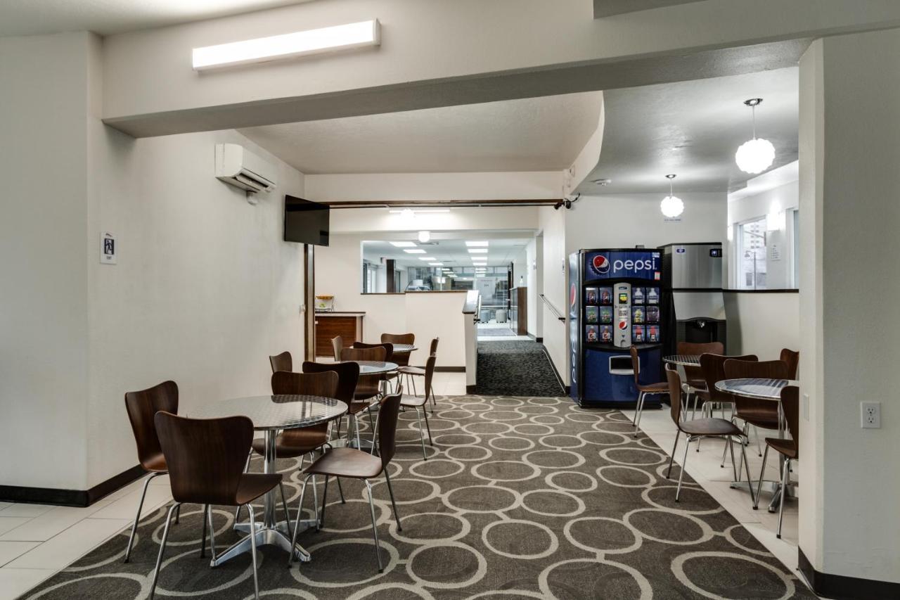 Baymont By Wyndham Spokane Buitenkant foto